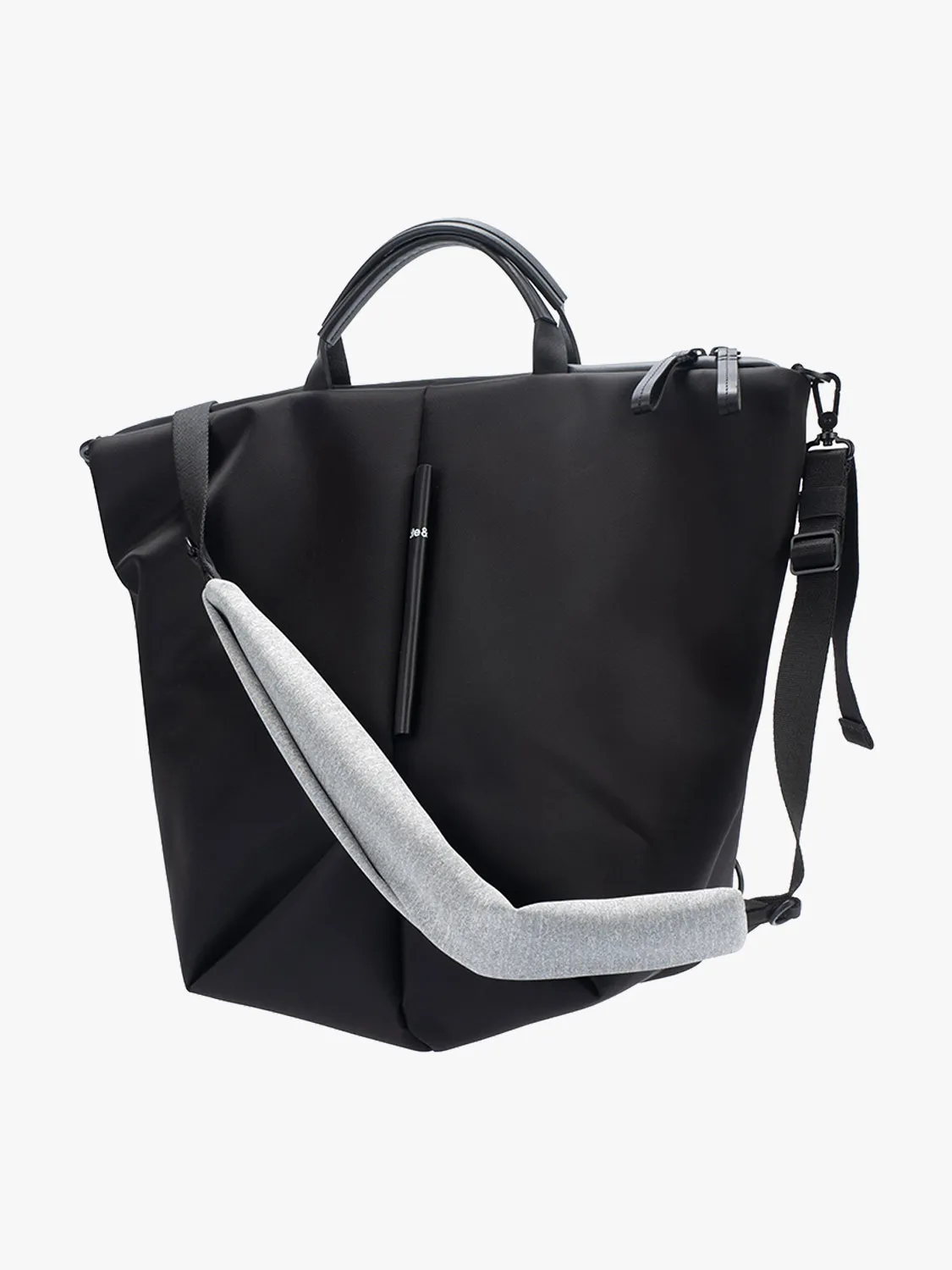 côte&ciel Tamu Sleek Black rygsæk 25,5L sort
