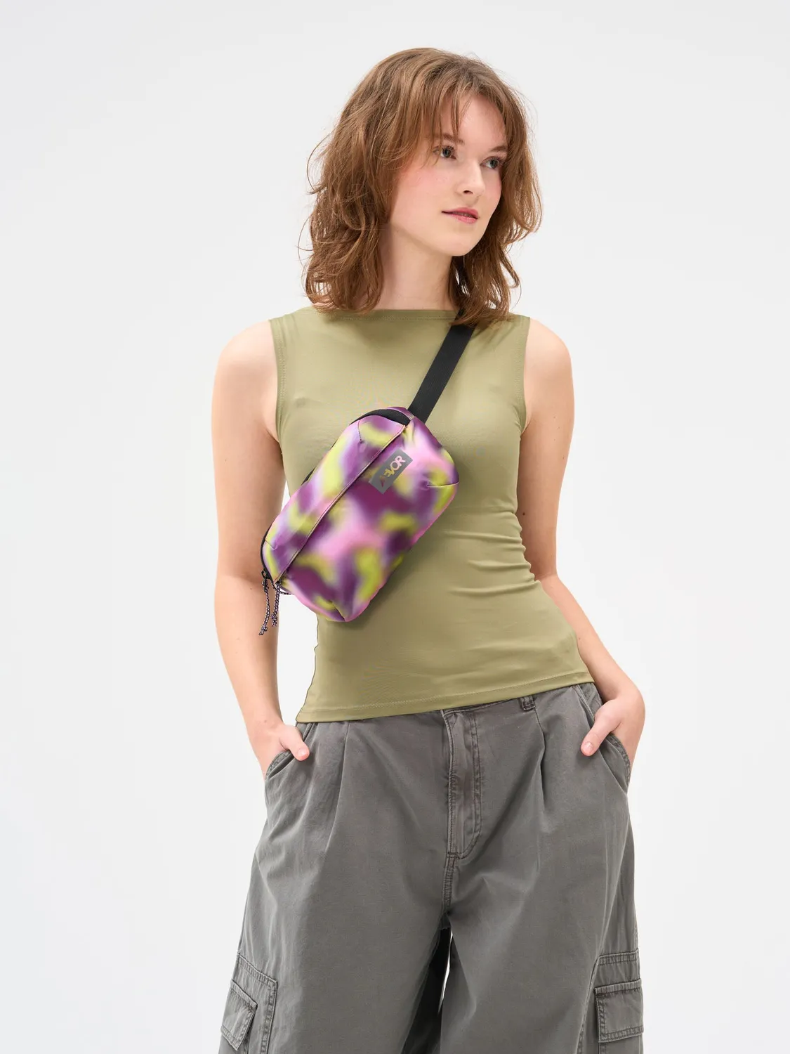 Aevor Hip Bag Ease bæltetaske Ripstop Psychedelic Slush let