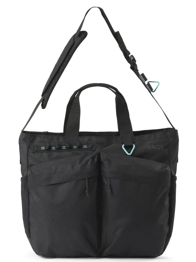 Aevor Utility Tote Black mulepose 22 liter laptop